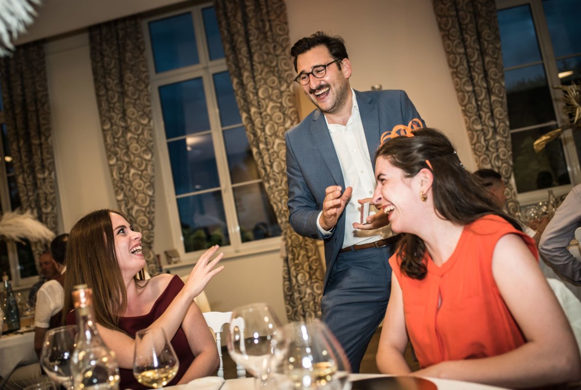 Un magicien pour un repas de mariage Un magicien pour un repas de mariage