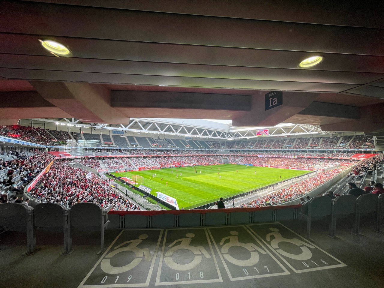 Tom Coss magicien au stade du LOSC