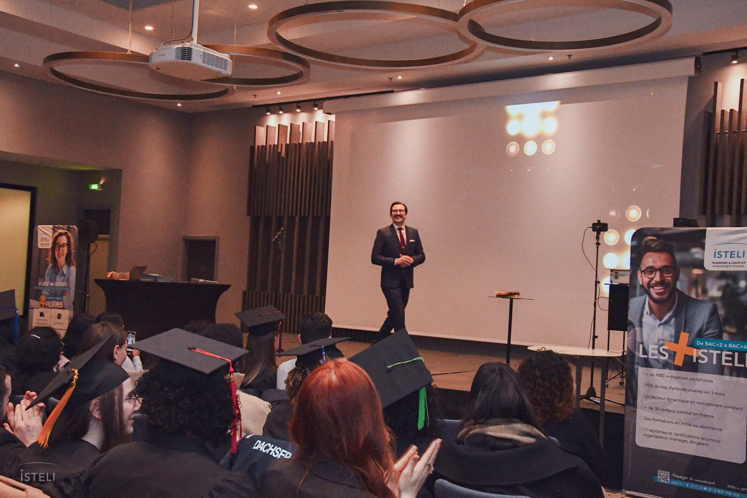 Animation remise des diplômes sur scène